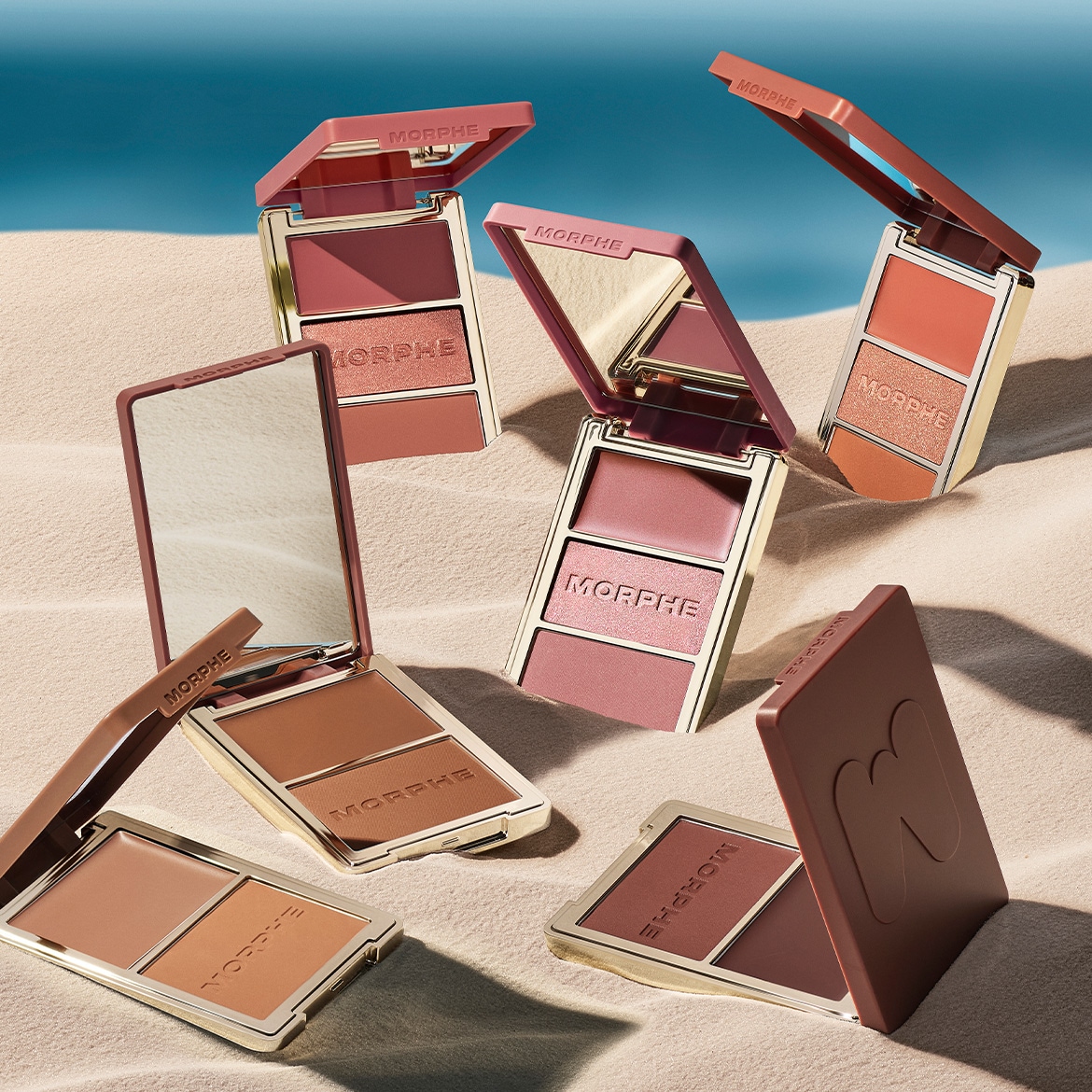 Découvrez les palettes Morphe aux tons chauds et terreux, parfaites pour un look ensoleillé et éclatant.