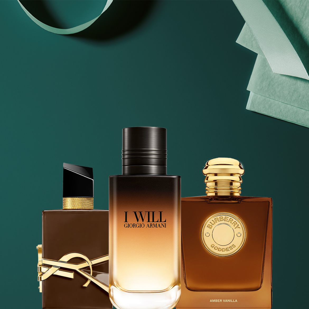 Ontdek een selectie luxe parfums, waaronder Yves Saint Laurent, Giorgio Armani en Burberry, prachtig gepresenteerd op een groene achtergrond. Shop nu bij Douglas!